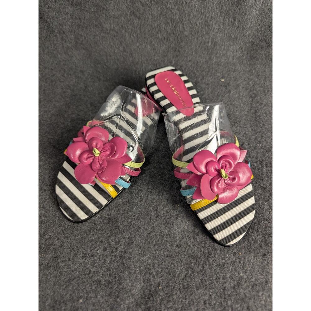 Liz Claiborne ~ Sandals Women Sz 6.5 M flats Sandals w Flower
